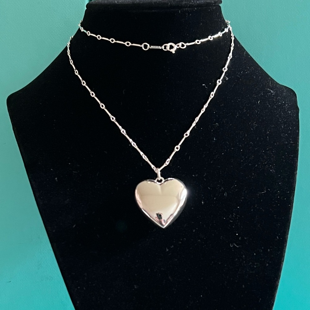 🌸🌸 Authentic Tiffany & Co. Puffed Heart Necklace